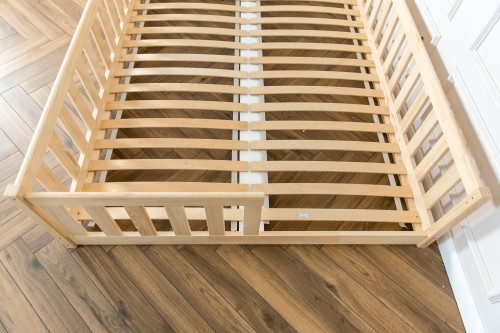 LEVI 140x200 borovica jednolůžková dětská postel Lano Nábytok
