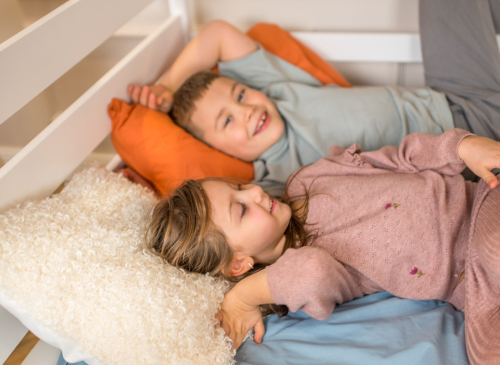FAMI 90x200/120x200 Biela poschodová posteľ so širším lôžkom Lano Nábytok