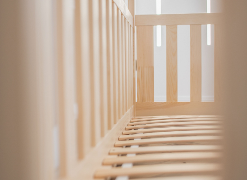 BOGUŚ 80x160 borovica detská Montessori podlahová posteľ tipi Lano Nábytok
