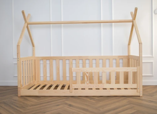BOGUŚ 80x180 borovica detská Montessori podlahová posteľ tipi Lano Nábytok