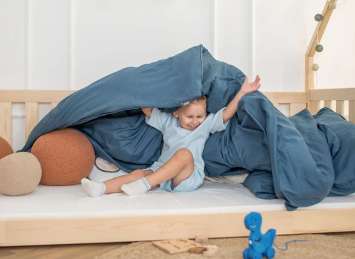 BOGUŚ 80x190 borovica detská Montessori podlahová posteľ tipi Lano Nábytok